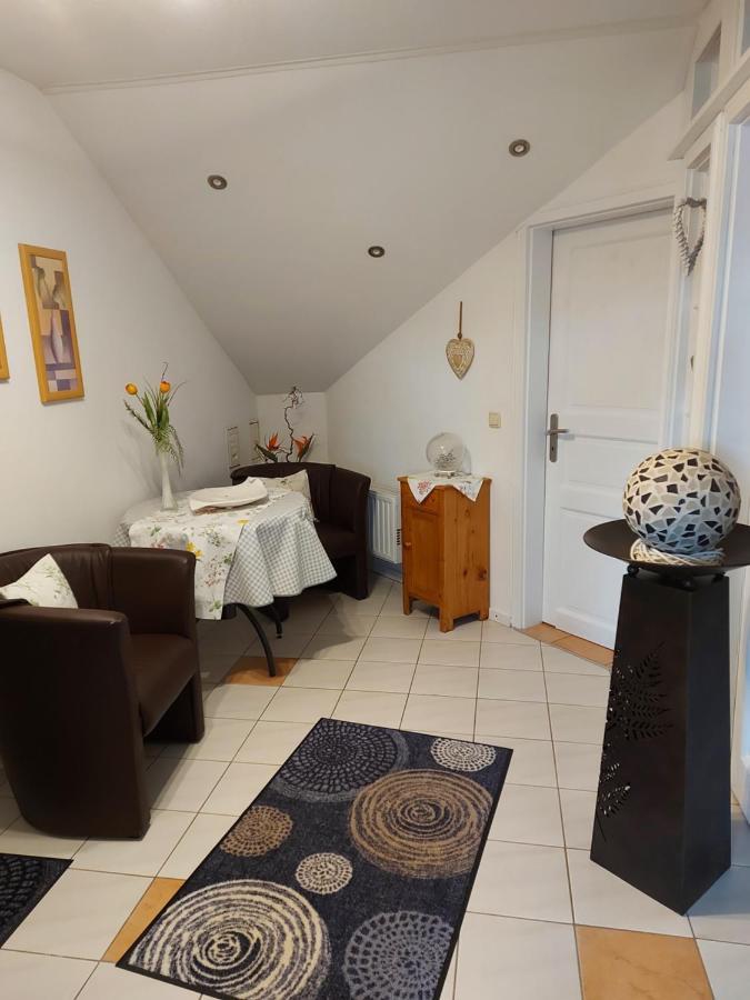 Schmitz Apartment *